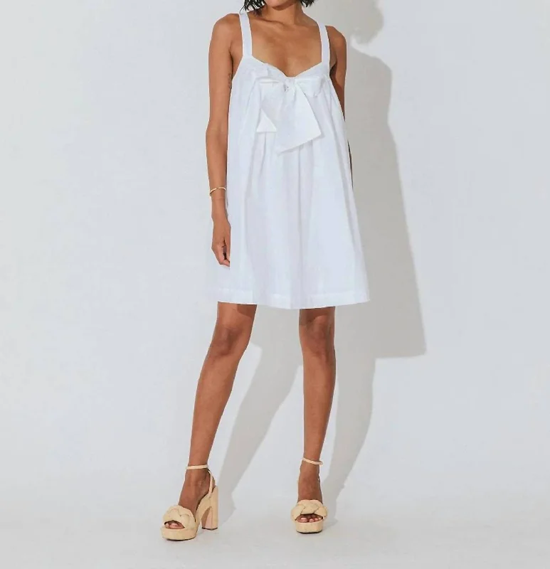 Shyla Mini Dress In White Classic Casual Mini Dress