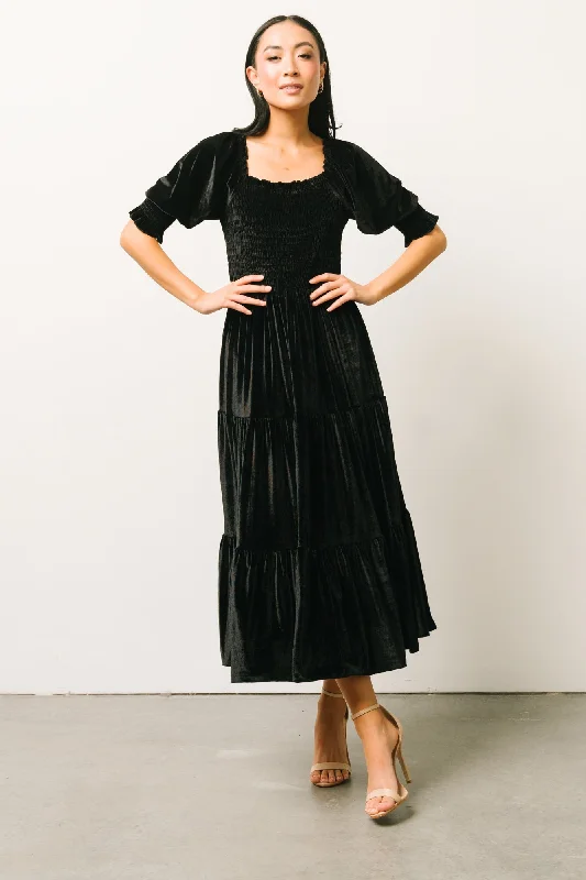 Vivaldi Smocked Velvet Midi Dress | Black Cozy Spaghetti Strap Midi Dress