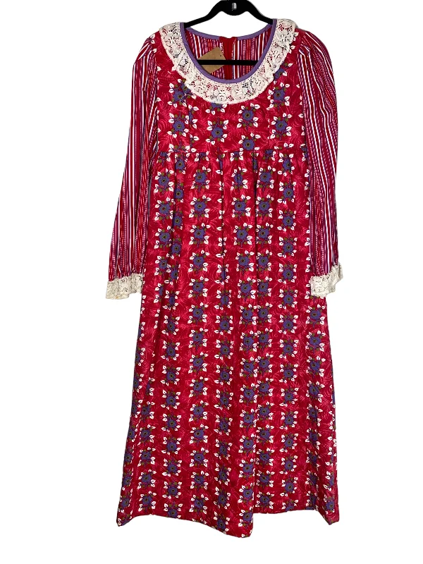 Online Exclusive 1970s Quilt Maxi Dress Elegant Floral Maxi Dress