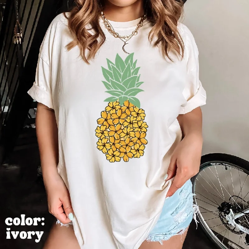 Hawaiian Beach Tee - Puakenikeni Flower Pineapple Tee - Women's Oversized Summer Beach Tee - Comfort Colors Unisex Tee Anti-Shrink Durable Soft