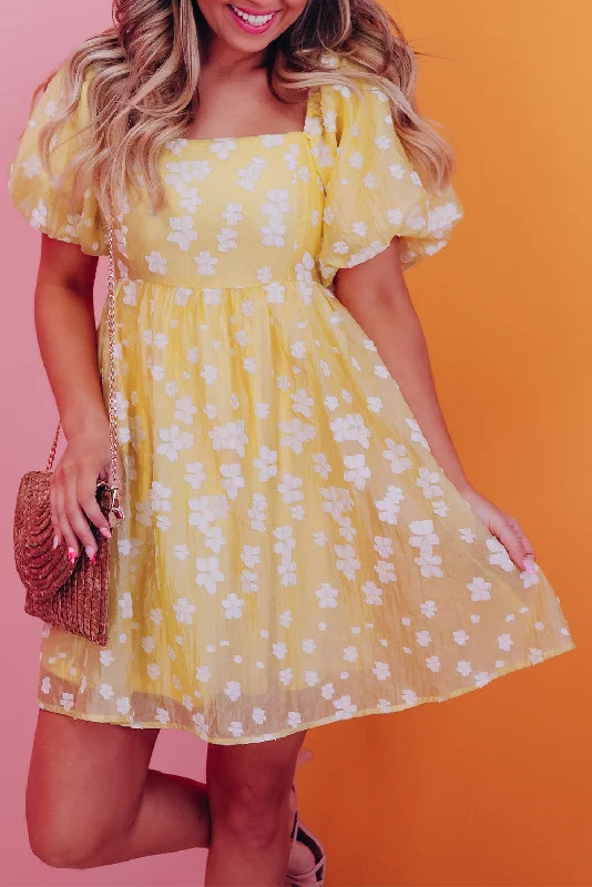 Yellow Boho Flower Jacquard Puff Sleeve Square Neck Mini Dress Classic Striped Mini Dress Yellow Boho Flower Jacquard Puff Sleeve Square Neck Mini Dress Classic Striped Mini Dress