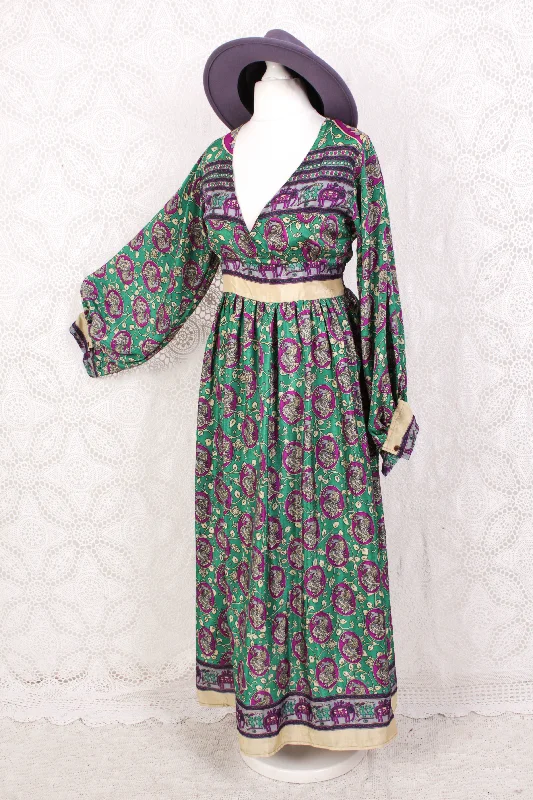 Rosemary Maxi Dress - Vintage Indian Sari - Emerald & Magenta Peacock Illustrations - XS/S Elegant Lace Maxi Dress Rosemary Maxi Dress - Vintage Indian Sari - Emerald & Magenta Peacock Illustrations - XS/S Elegant Lace Maxi Dress